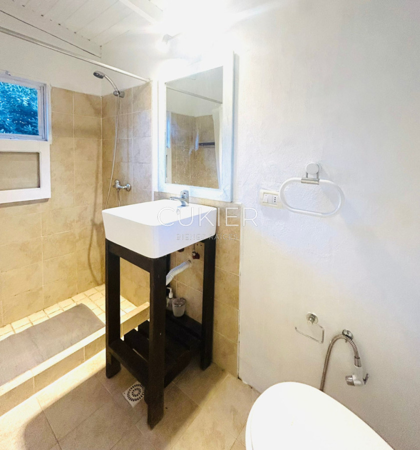 Casa ID.5325 - Se vende chalet a 150 metros del mar en Ocean Park, 3 dormitorios,2 baños.