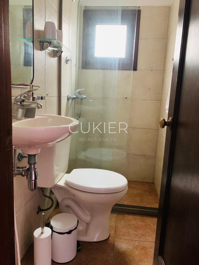 Casa ID.3916 - Alquiler anual de casa 3 dormitorios y dependencia en las delicias con piscina