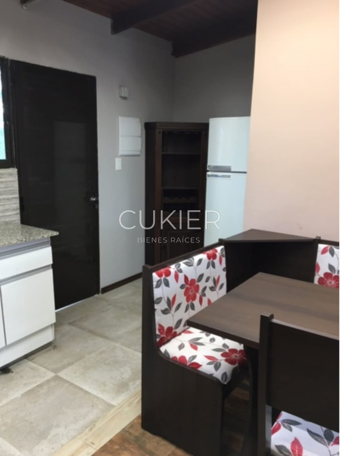 Casa ID.3762 - Alquiler anual espectacular casa de 4 dormitorios con piscina en Lugano