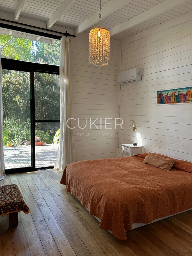 Casa ID.4313 - SE ALQUILA CASA EN EL TESORO DE 3 DORMITORIOS, 3 BAÑOS RODEADA DE VERDES