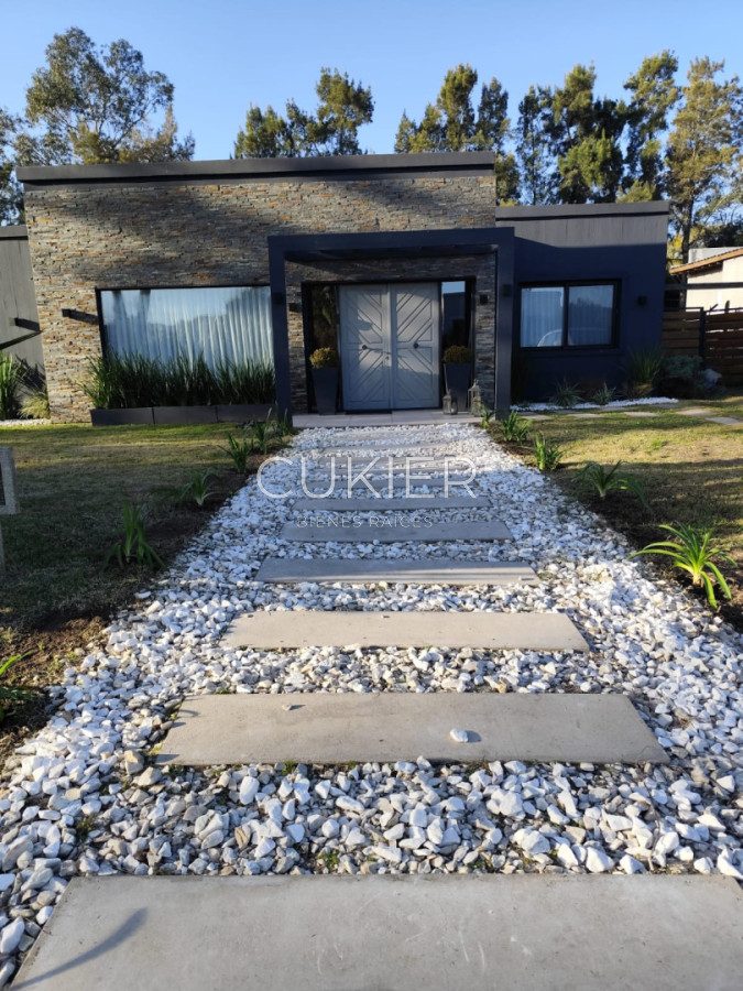 Casa ID.5257 - Venta de casa 4 dormitorios en La residence barrio privado Punta del este 