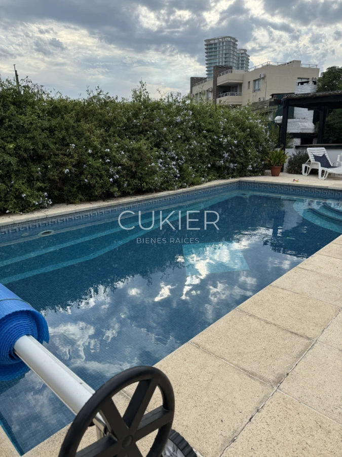 Casa ID.4534 - Venta y alquiler anual de casa de 4 dormitorios a 200 m de playa mansa 