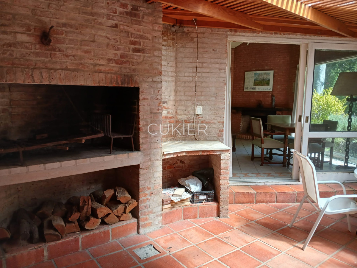 Casa ID.4765 - Alquier temporada de casas 4 dormitorios en la Arbolada barrio privado