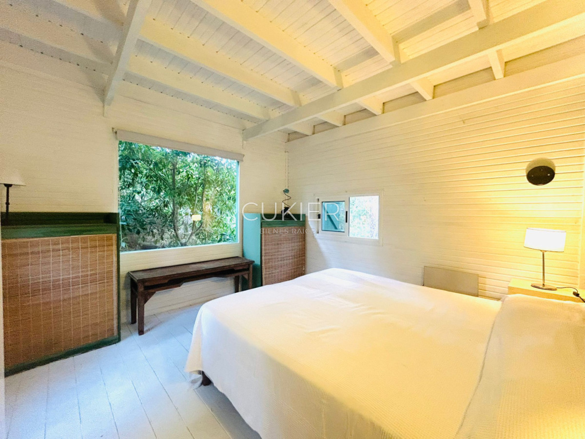 Casa ID.5325 - Se vende chalet a 150 metros del mar en Ocean Park, 3 dormitorios,2 baños.