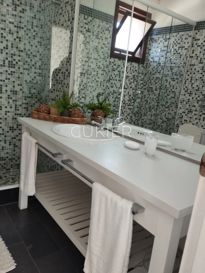 Casa ID.2615 - Alquiler anual de casa 2 dormitorios en barrio privado Pinares 