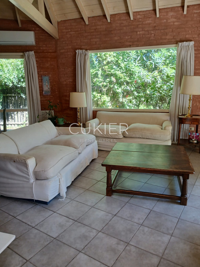 Casa ID.4765 - Alquier temporada de casas 4 dormitorios en la Arbolada barrio privado