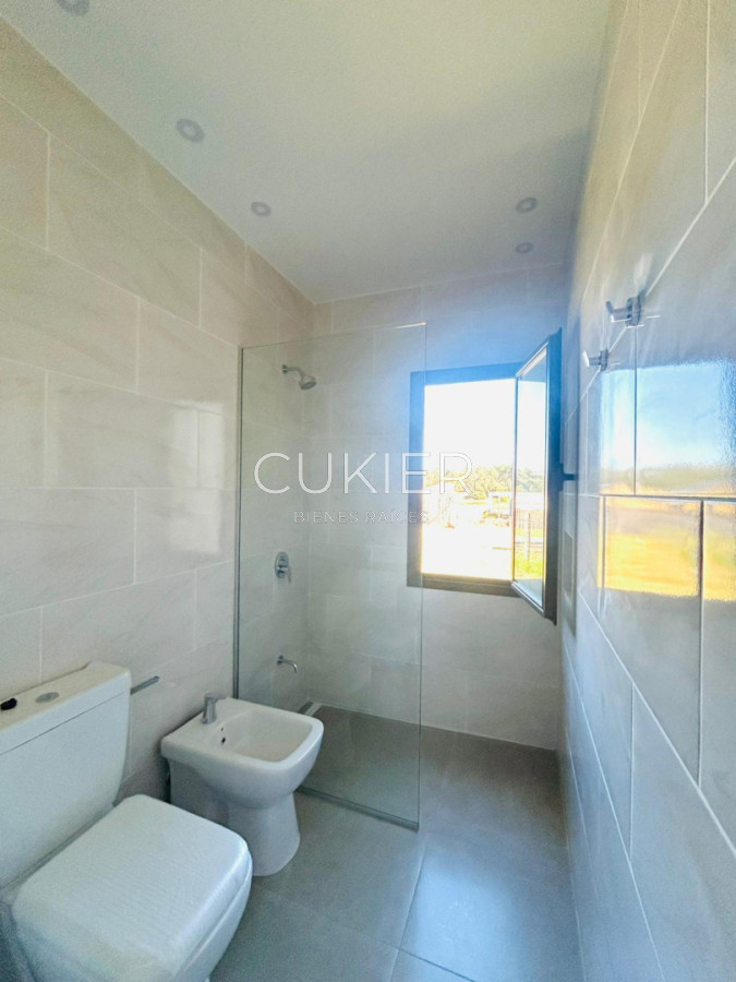 Casa ID.5374 - SE VENDE EN EXCLUSIVIDAD CASA DE TRES DORMITORIOS, DOS BAÑOS.