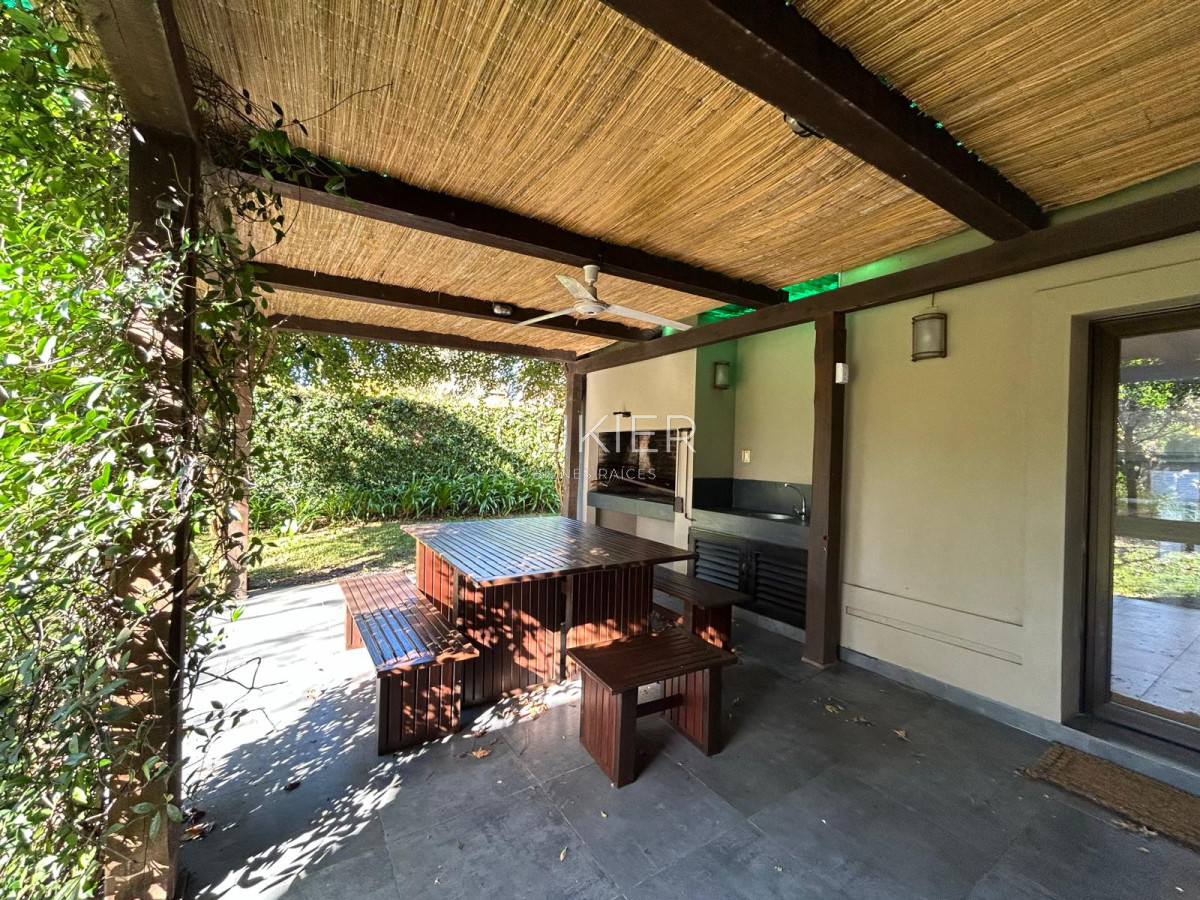 Casa ID.3856 - Alquiler anual de hermosa casa 3 dormitorios en barrio privado con servicios 