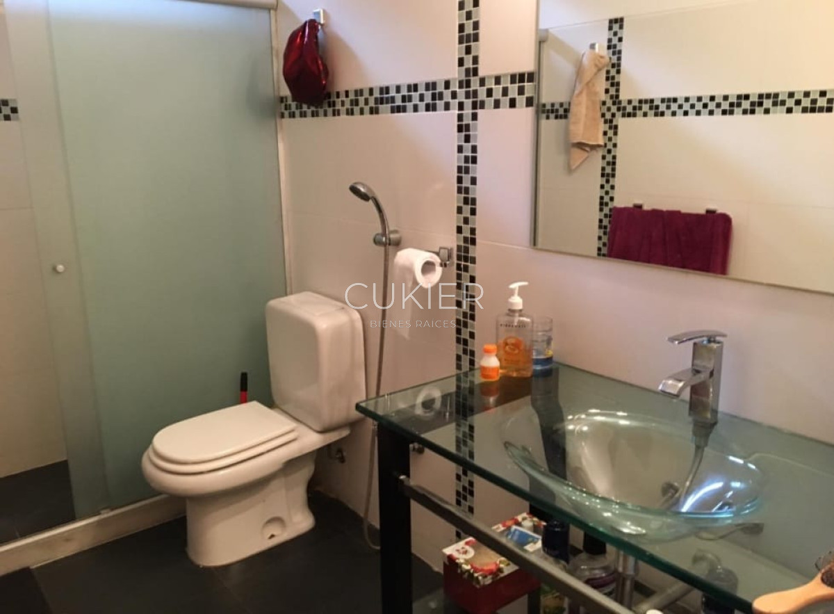 Casa ID.3762 - Alquiler anual espectacular casa de 4 dormitorios con piscina en Lugano