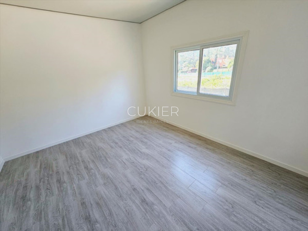 Casa ID.4628 - Vendo Casa Tres Dormitorios Parque Burnett - Punta Del Este