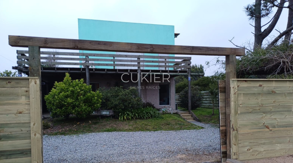 Casa ID.5663 - Alquiler anual o temporal de casa 4 dormitorios en zona el Chorro Manantiales