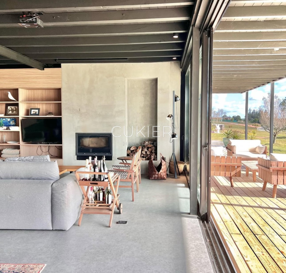 Casa ID.4527 - Alquiler anual o invernal de hermosa casa moderna de 3 dormitorios y dependencia en Pueblo Mio Manantiales