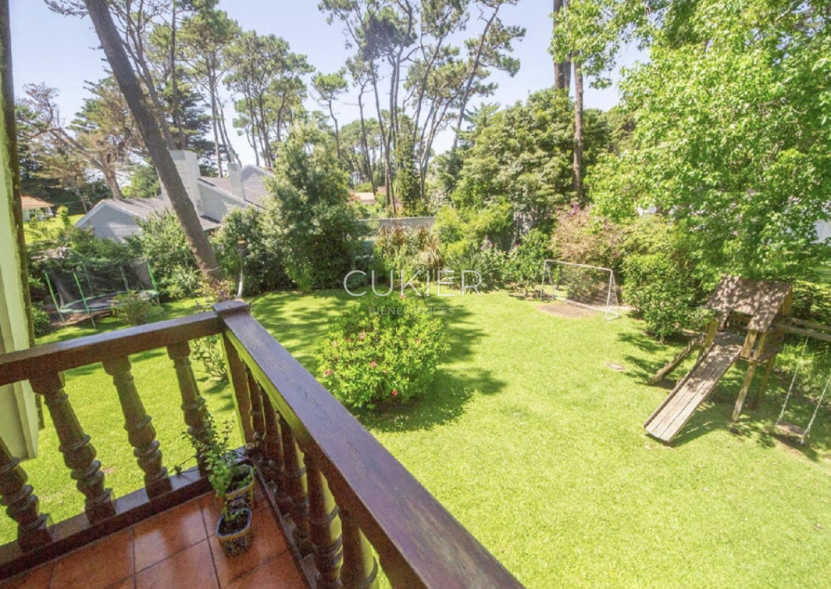 Casa ID.4220 - Venta y alquiler temporada y anual de espectacular casa de 4 dormitorios en San Rafael a 300 m del mar