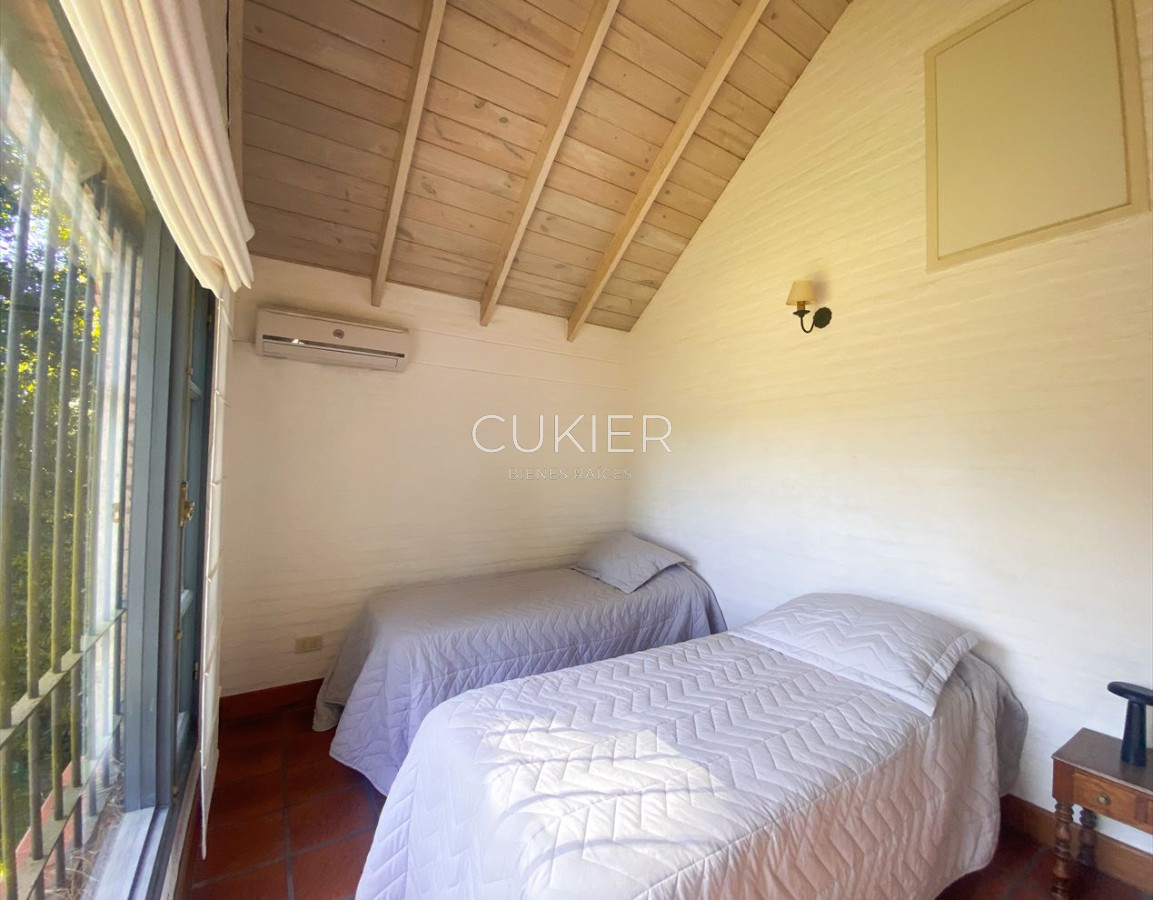 Casa ID.3546 - Venta y alquiler temporada de hermosa casa de 4 dormitorios con Pisicna en Golf 