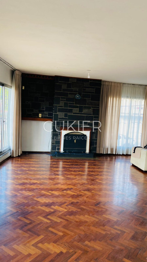 Casa ID.1884 - Casa en VENTA en barrio Aires Puros, Montevideo,3 dormitorios,3 baños.