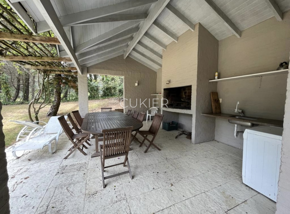 Casa ID.3587 - Venta de espectacular casa con amplio parque y Pisicna en San Rafael