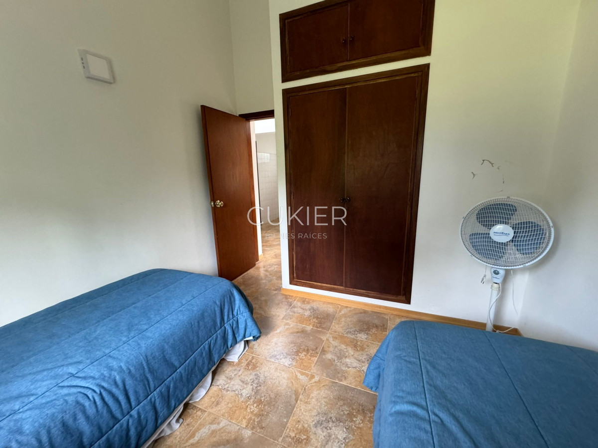 Casa ID.3782 - Alquiler anual casa de 5 habitaciones en Piedras Del Chileno