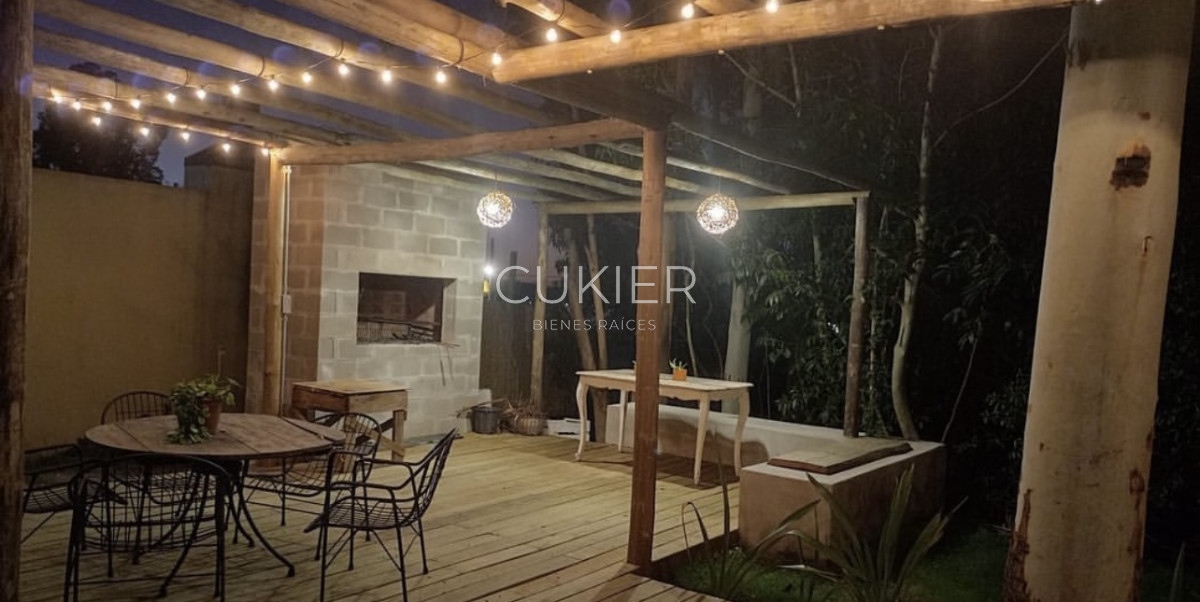 Casa ID.1840 - Venta de casa 3 dormitorios en Parque Burnett