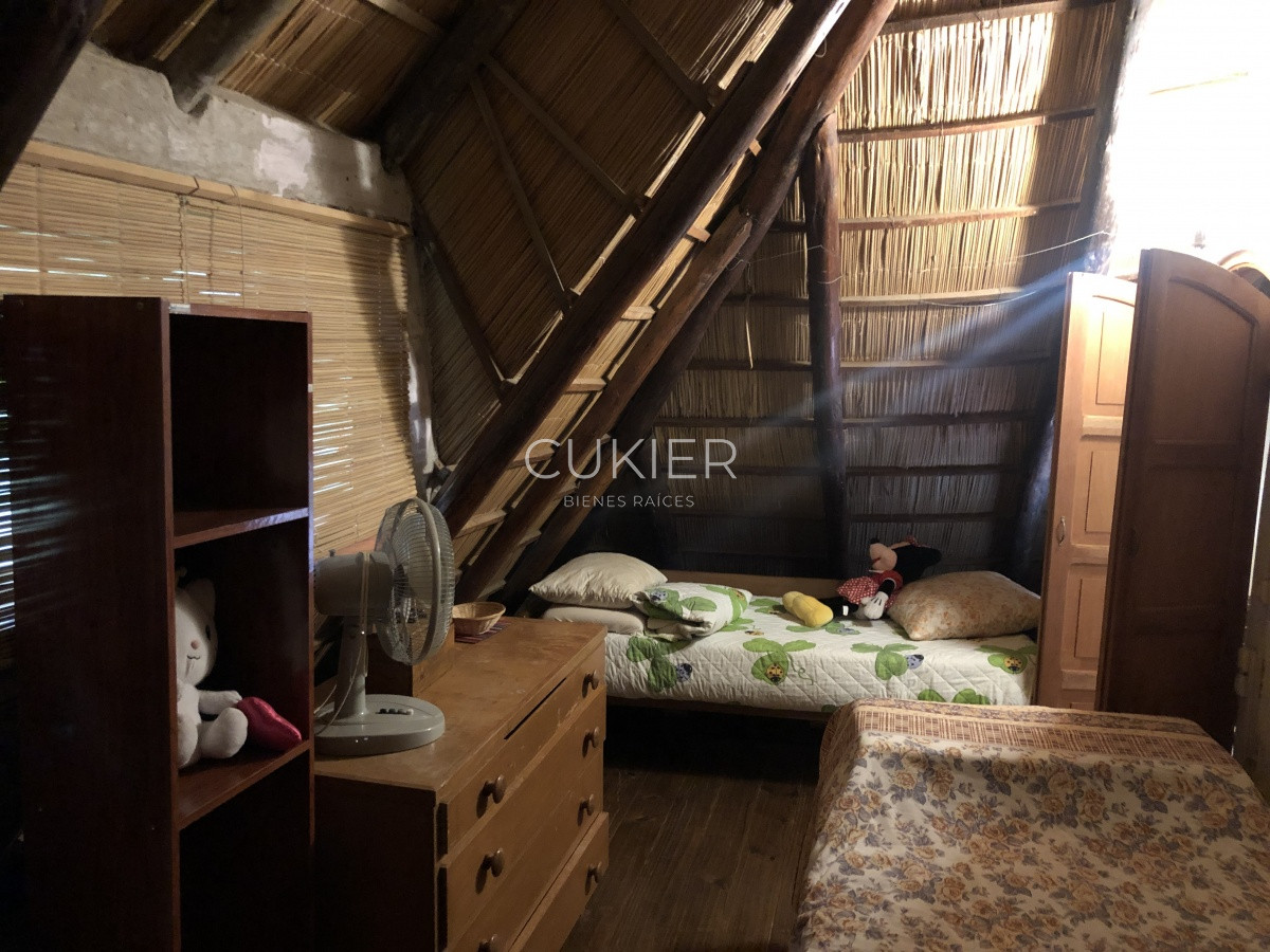 Casa ID.131 - Venta y alquiler temporario de casa 3 dormitorios en pinares con piscina 