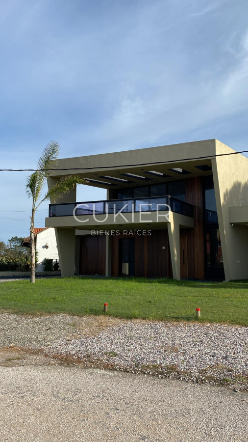 Casa ID.5039 - Alquiler temporada casa 3 dormitorios con Piscina y vista al Mar en Pinares