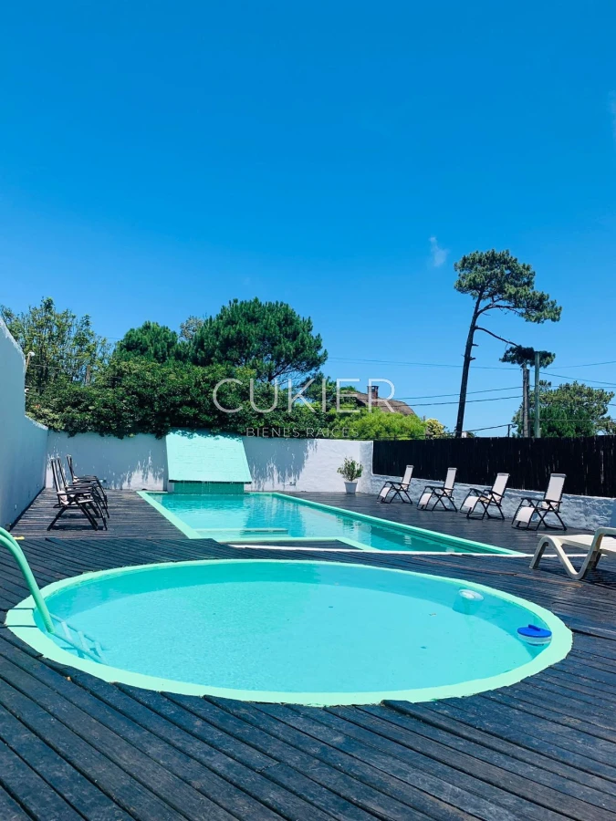 Casa ID.3916 - Alquiler anual de casa 3 dormitorios y dependencia en las delicias con piscina