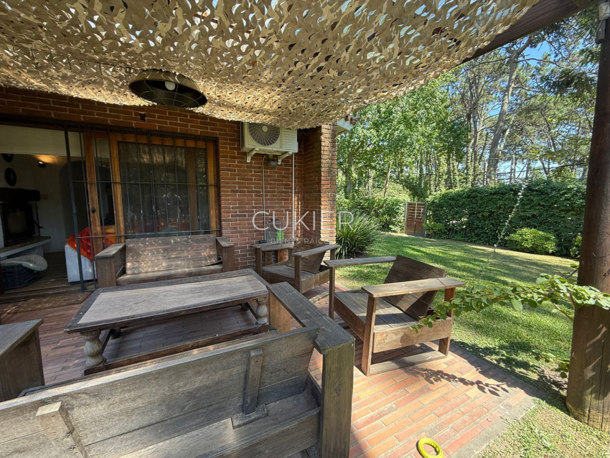 Casa ID.5228 - Alquiler anual de casa 3 dormitorios en zona de colegios Punta del Este