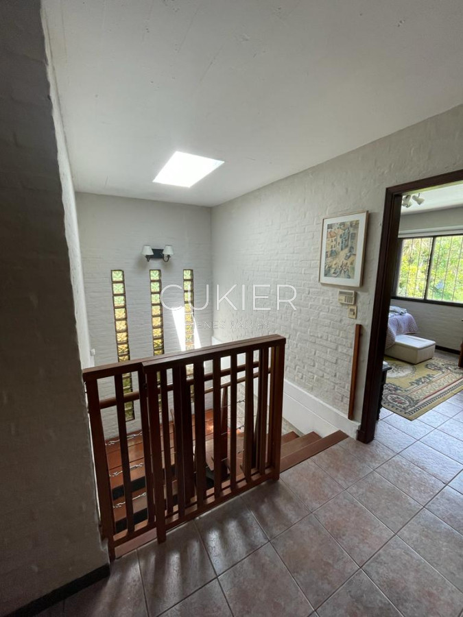 Casa ID.2422 - Alquiler anual y temporada de casa 4 dormitorios con piscina en Marly Punta del Este