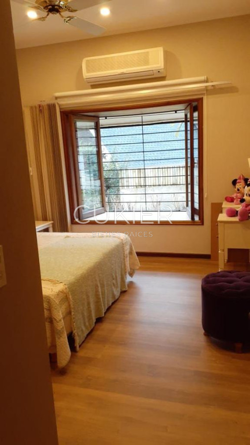 Casa ID.2606 - Alquiler temporada espectacular casa de 5 dormitorios y piscina climatizada en Lugano Punta del Este