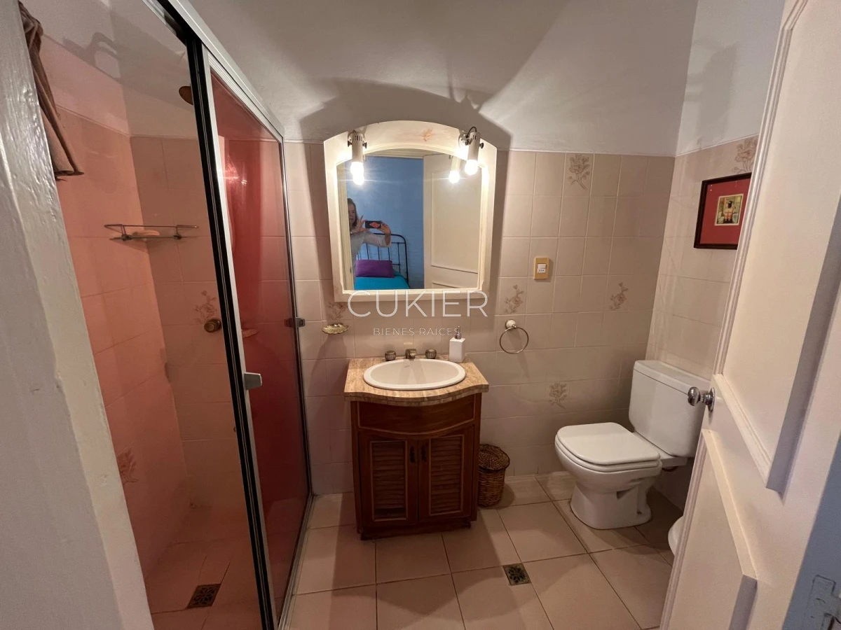 Casa ID.4183 - Alquiler de temporada casa 4 dormitorios y piscina climatizada en Pinares a tan solo 150 m de playa mansa 