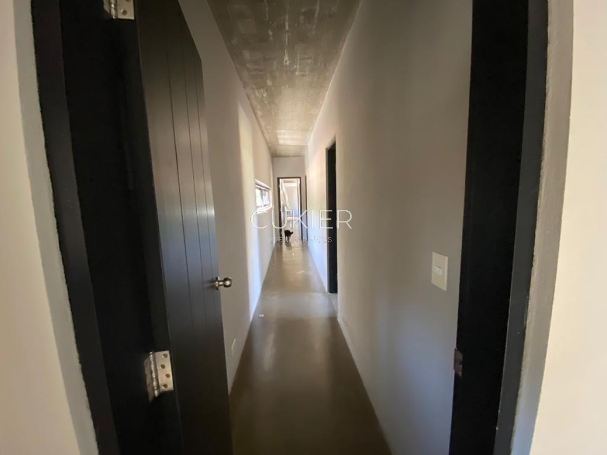 Casa ID.1368 - Alquiler anual de casa 4 dormitorios en barrio privado La Arbolada en Punta del Este