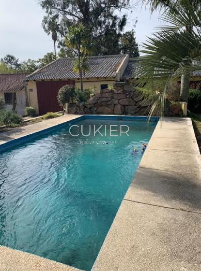 Casa ID.254 - Alquiler anual casa 4 dormitorios y Pisicna climatizada en Pinares