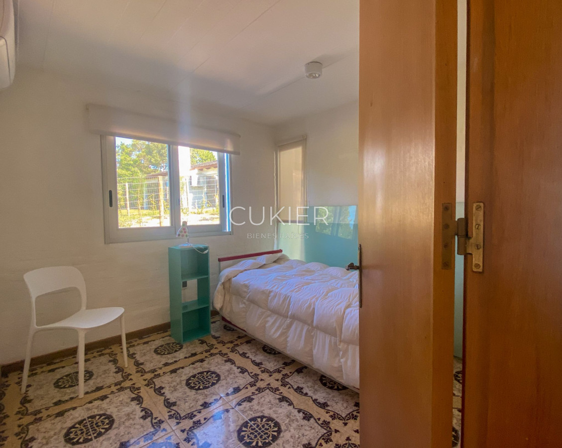 Casa ID.1851 - Venta y alquiler anual de espectacular casa de 6 dormitorios en barrio privado la Residence