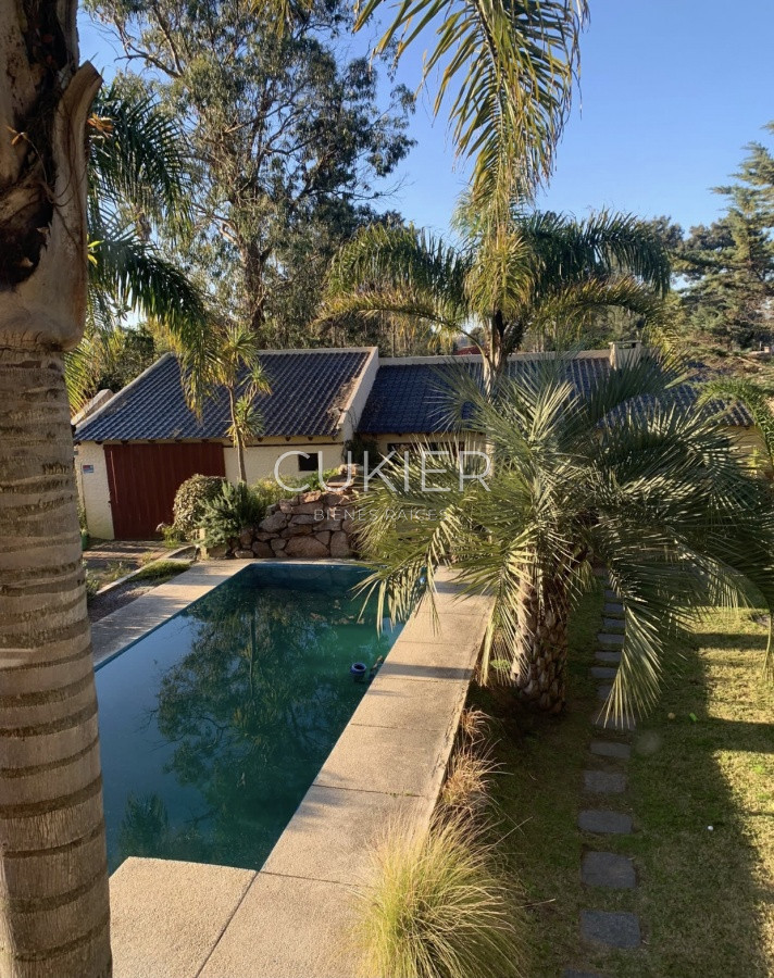 Casa ID.254 - Alquiler anual casa 4 dormitorios y Pisicna climatizada en Pinares