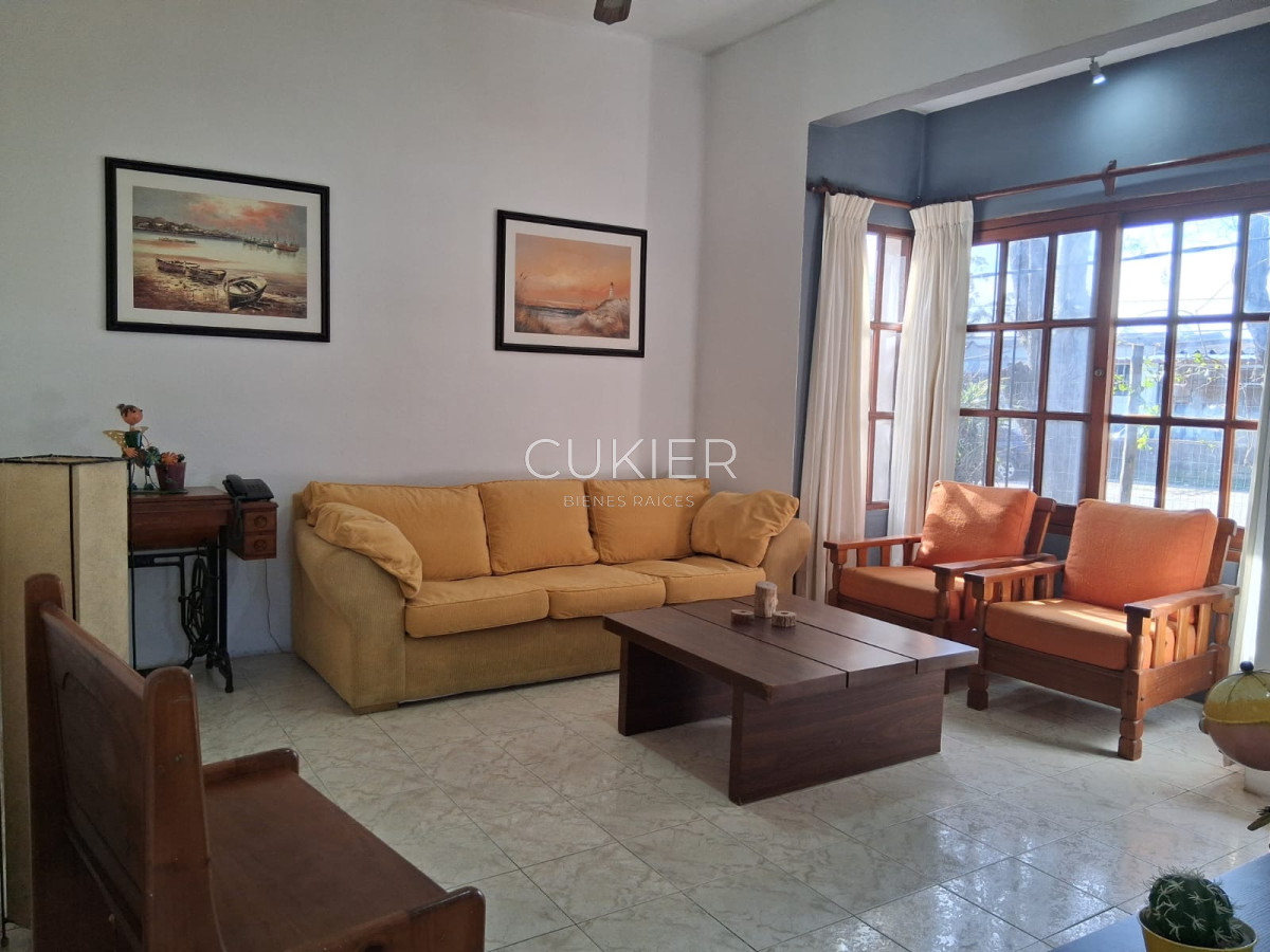Casa ID.4950 - Alquiler anual 2 dormitorios y medio en Maldonado
