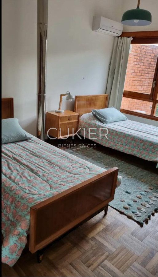 Casa ID.3462 - ALQUILER ANUAL DE CASA EN PLAYA MANSA 4 DORMITORIOS.