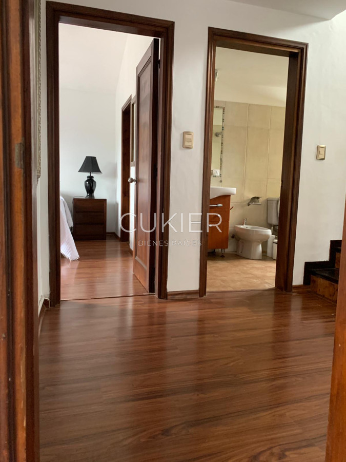 Casa ID.3916 - Alquiler anual de casa 3 dormitorios y dependencia en las delicias con piscina