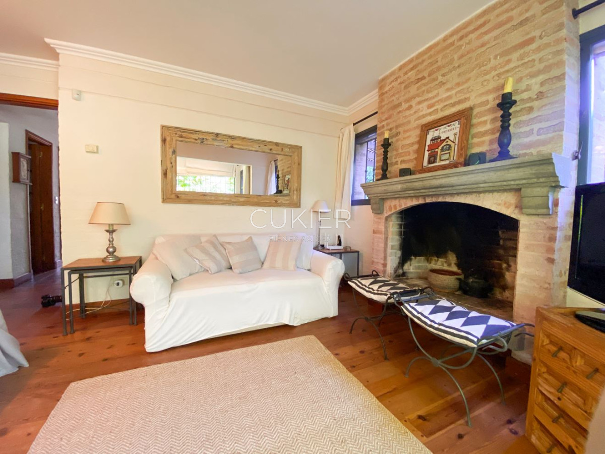 Casa ID.3546 - Venta y alquiler temporada de hermosa casa de 4 dormitorios con Pisicna en Golf 