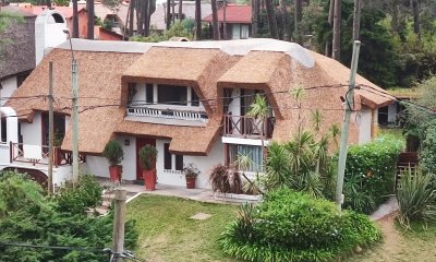 Alquiler de temporada y venta de casa en Pinares de 3 dormitorios a 400 m del mar