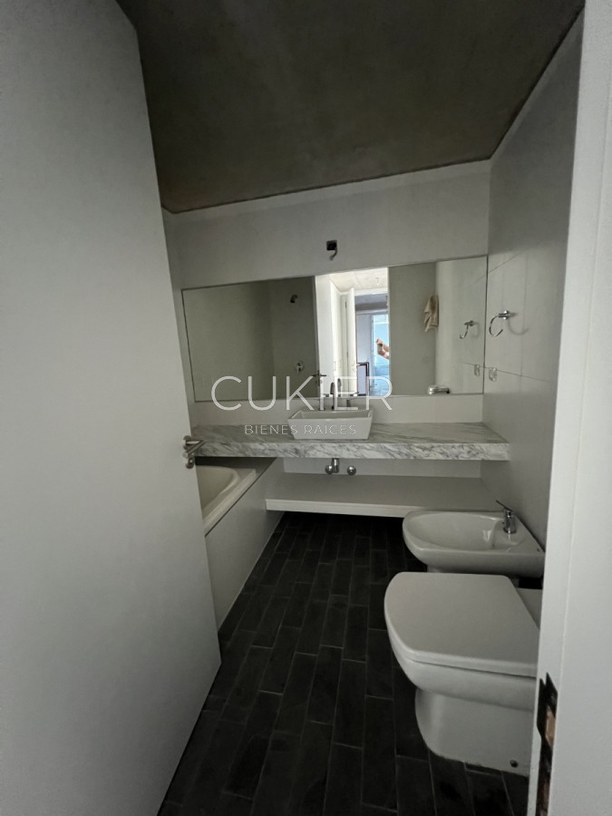 Apartamento ID.1341 - Alquiler de temporada y venta de apartamento 2 dormitorios a estrenar duplex con piscina propia y primera linea al mar en Punta Ballena 