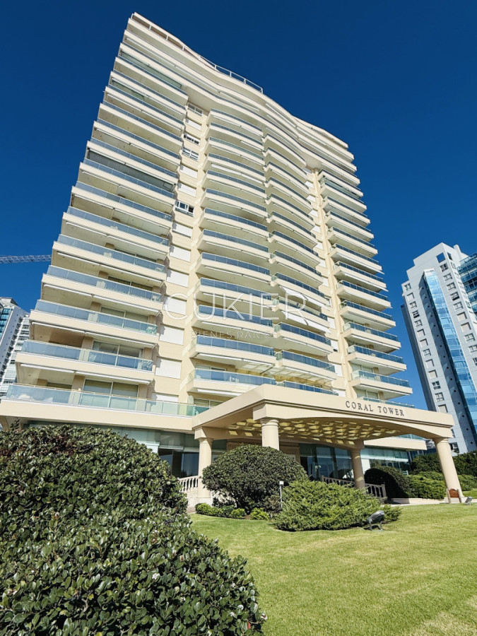 Apartamento ID.5229 - Alquiler anual e invernal de apartamento 3 dormitorios frente al mar full amenities Punta del Este