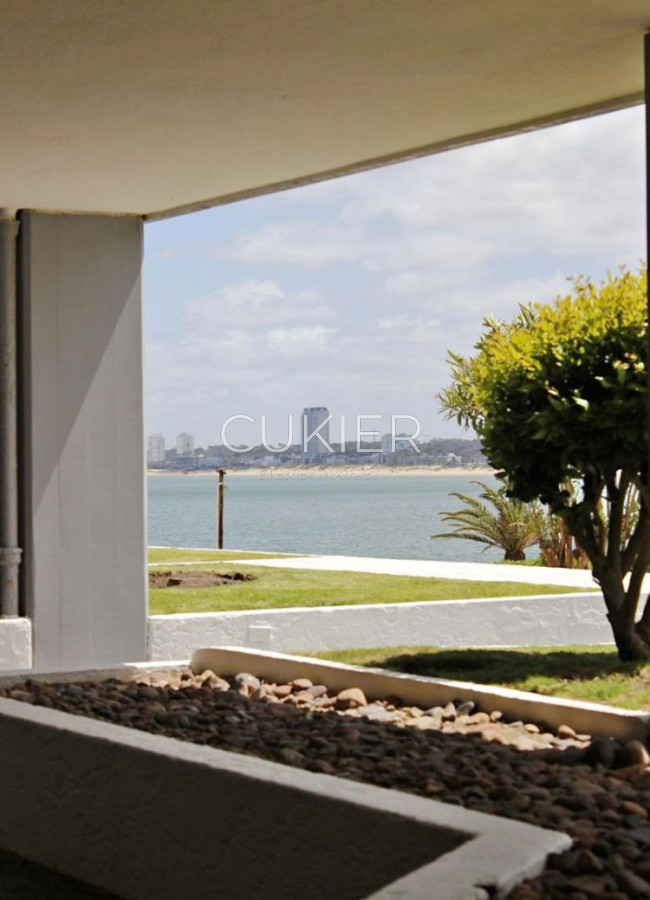 Apartamento ID.1370 - Alquiler anual de apartamento 2 dormitorios en península Punta del Este