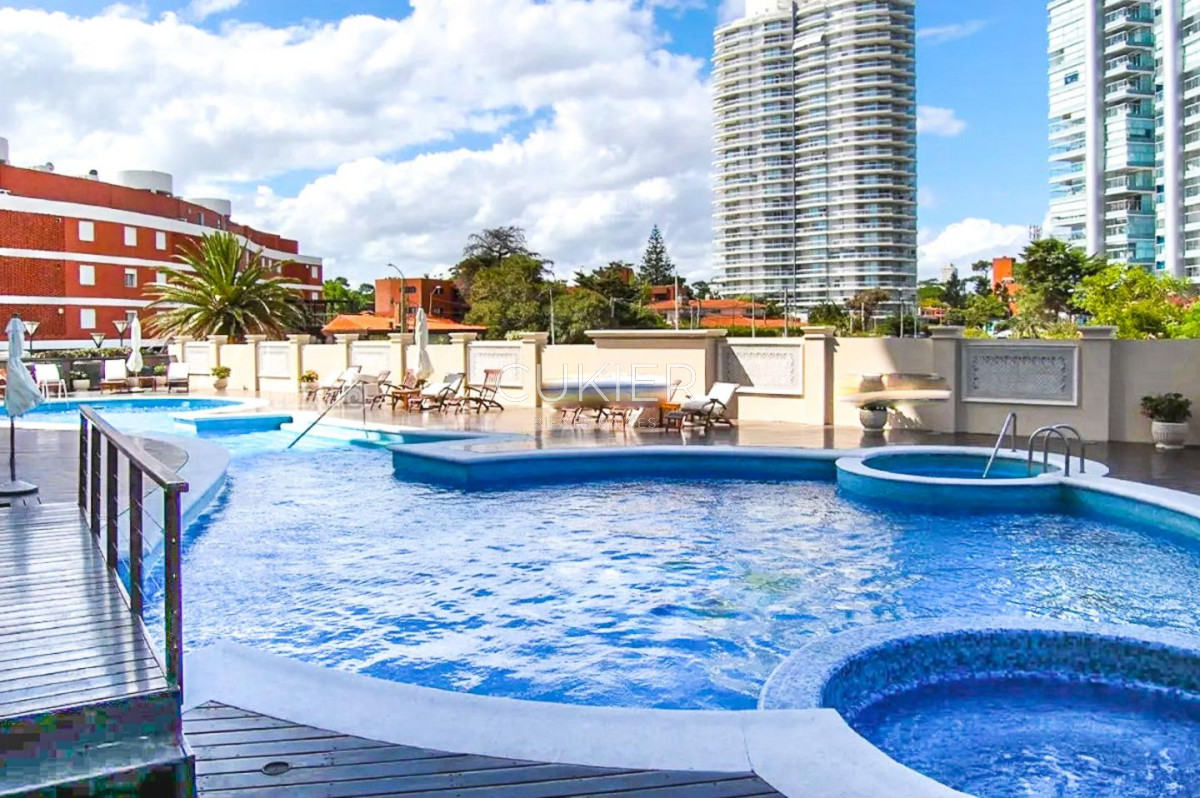 Apartamento ID.5229 - Alquiler anual e invernal de apartamento 3 dormitorios frente al mar full amenities Punta del Este