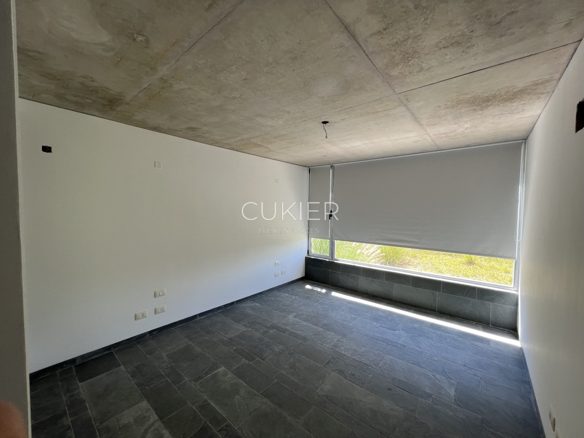 Apartamento ID.1341 - Alquiler de temporada y venta de apartamento 2 dormitorios a estrenar duplex con piscina propia y primera linea al mar en Punta Ballena 