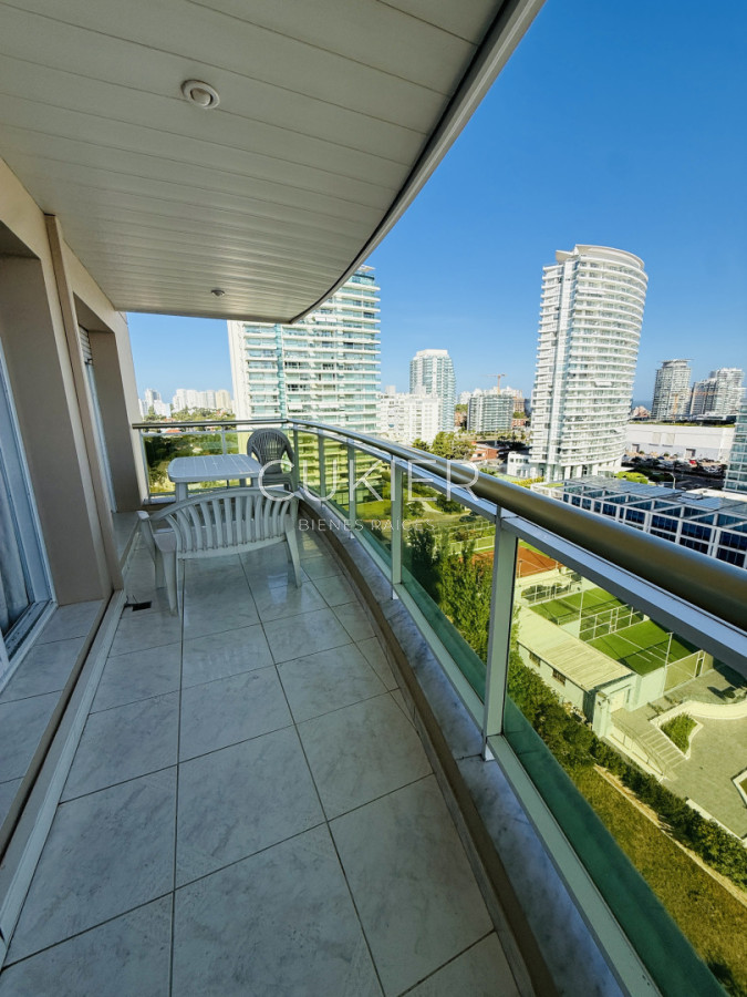 Apartamento ID.5229 - Alquiler anual e invernal de apartamento 3 dormitorios frente al mar full amenities Punta del Este