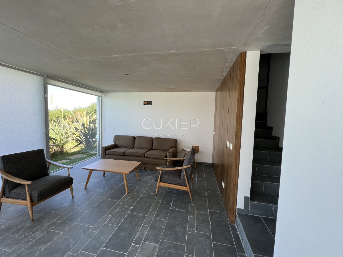 Apartamento ID.1341 - Alquiler de temporada y venta de apartamento 2 dormitorios a estrenar duplex con piscina propia y primera linea al mar en Punta Ballena 