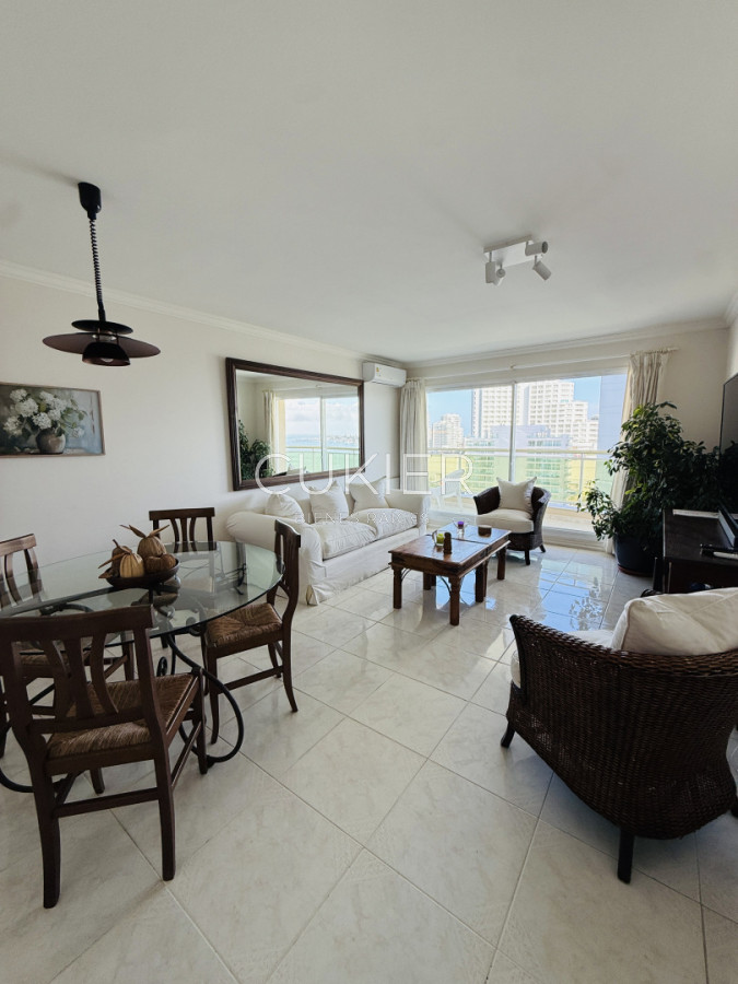 Apartamento ID.5229 - Alquiler anual e invernal de apartamento 3 dormitorios frente al mar full amenities Punta del Este
