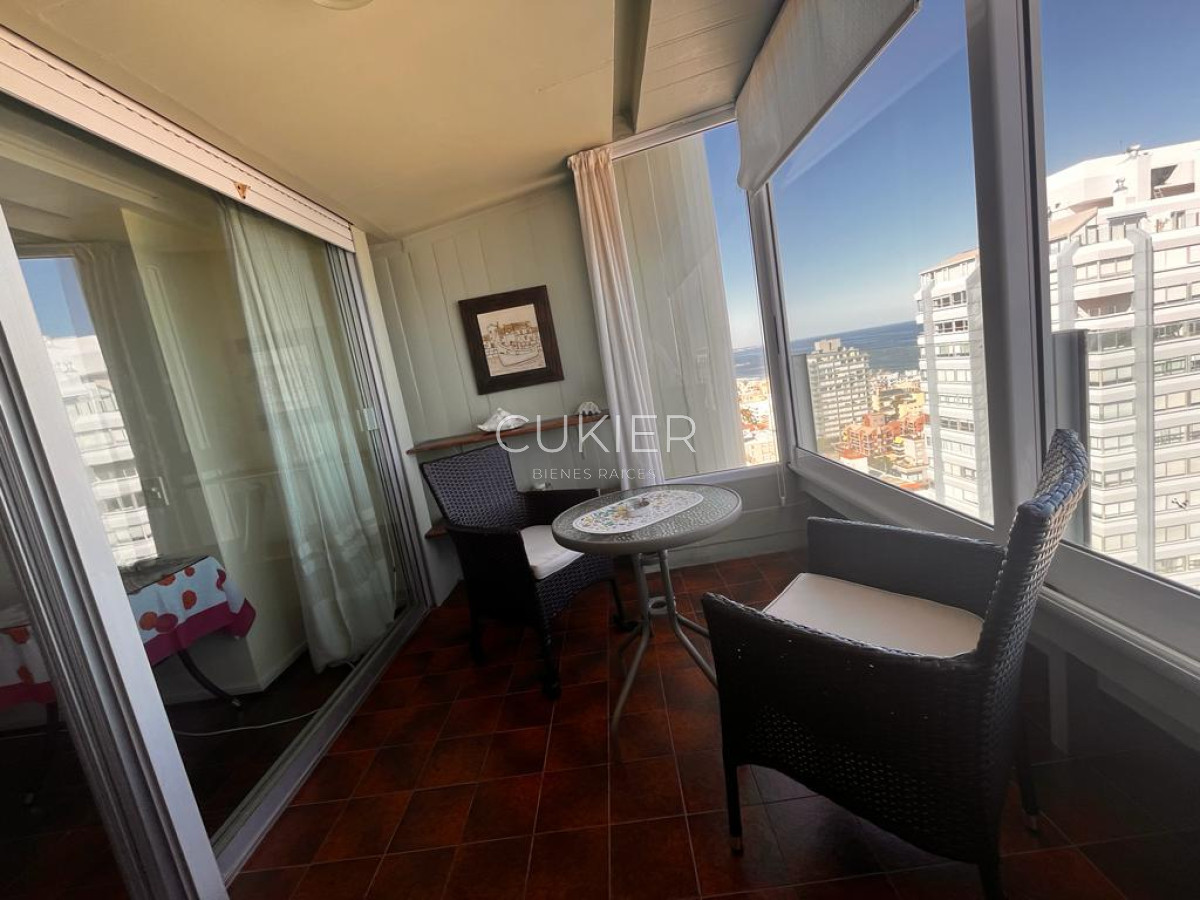 Apartamento ID.3527 - VENTA APARTAMENTO EN PENINSULA 3 DORMITORIOS 