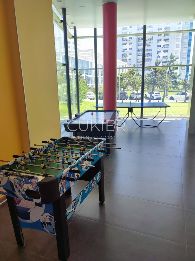 Apartamento ID.3395 - Alquiler invernal de hermoso apartamento de 2 dormitorios con vista al mar en playa mansa edificio full amenities