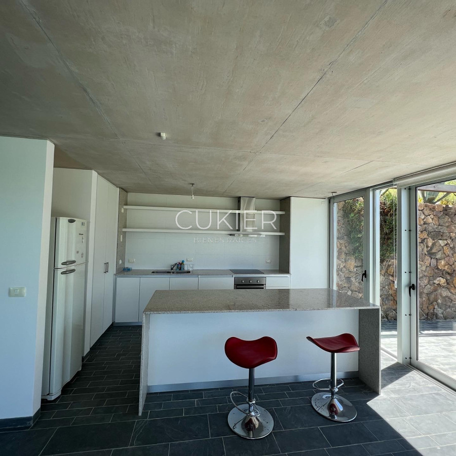 Apartamento ID.1341 - Alquiler de temporada y venta de apartamento 2 dormitorios a estrenar duplex con piscina propia y primera linea al mar en Punta Ballena 