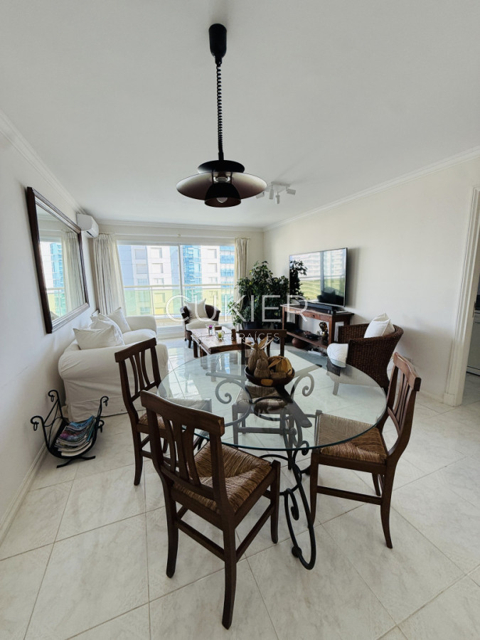 Apartamento ID.5229 - Alquiler anual e invernal de apartamento 3 dormitorios frente al mar full amenities Punta del Este